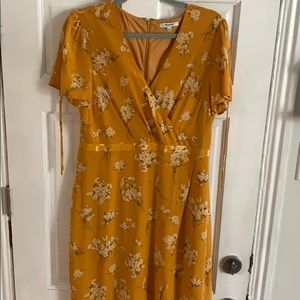 Madewell tie sleeve midi wrap style dress.